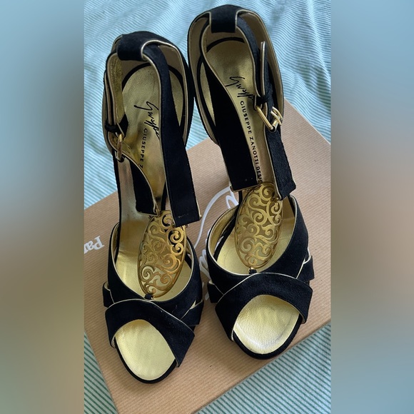 Giuseppe Zanotti Excellent condition Black Suede High Heel Sandals! IT 39.5 - Picture 1 of 6